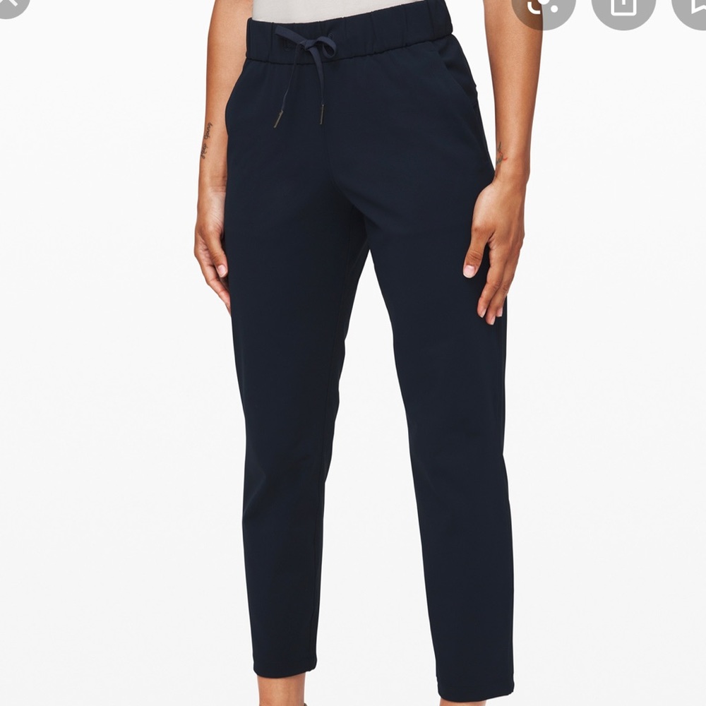 Lululemon On The Fly Woven 7/8 Pants